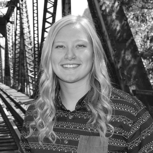 Meet your Posher, Sarah - Picture 1 of 1